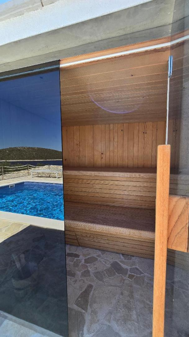 Villa, Stone House With Swimming Pool & Sauna, Beach, Sevid Eksteriør bilde