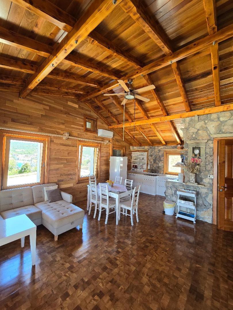 Villa, Stone House With Swimming Pool & Sauna, Beach, Sevid Eksteriør bilde