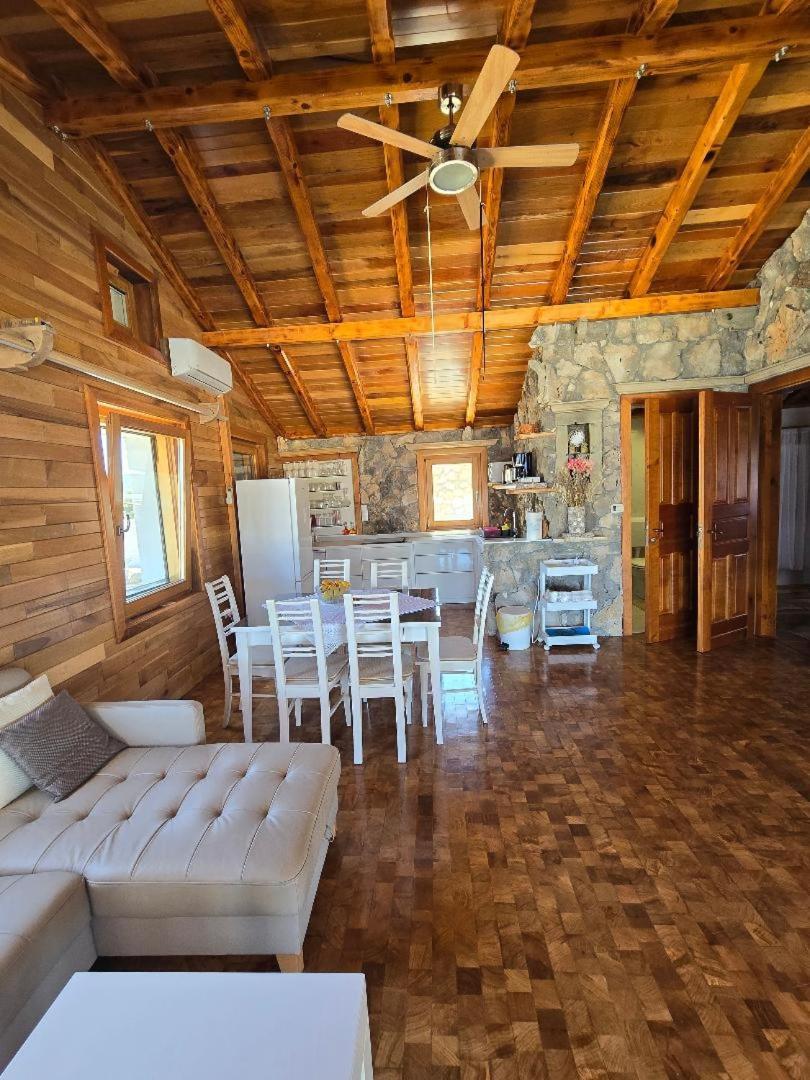 Villa, Stone House With Swimming Pool & Sauna, Beach, Sevid Eksteriør bilde